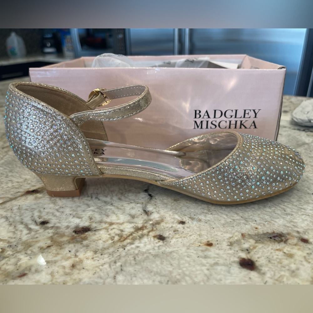 Badgley Mischka Girls Dress Shoes, Size 3, Rhinestones Light Gold BM84031